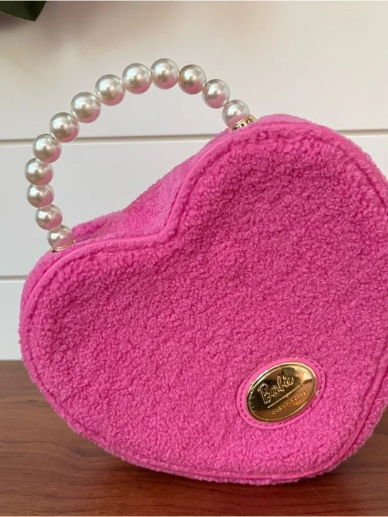 Our Universe Barbie Heart Figural Pink Fuzzy Purse Bag Pearls Exclusive NWOT - Picture 4 of 11